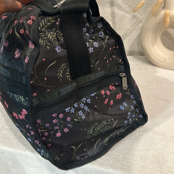 LeSportsac Medium Weekender Bag Tote multicolor - Picture 3 of 14